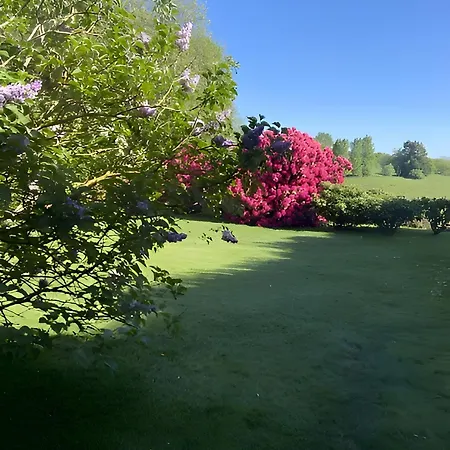 فندق مبيت وإفطار Sous Les Bruyeres 3*